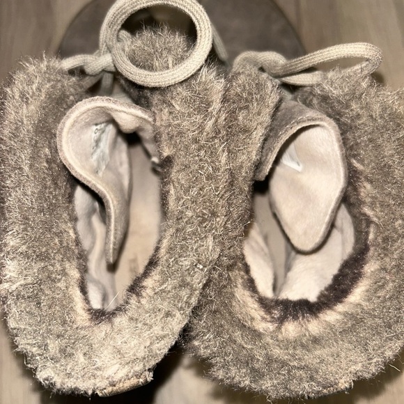 Sorel Black and Cream Fur-Lined Boots - Picture 5 of 8